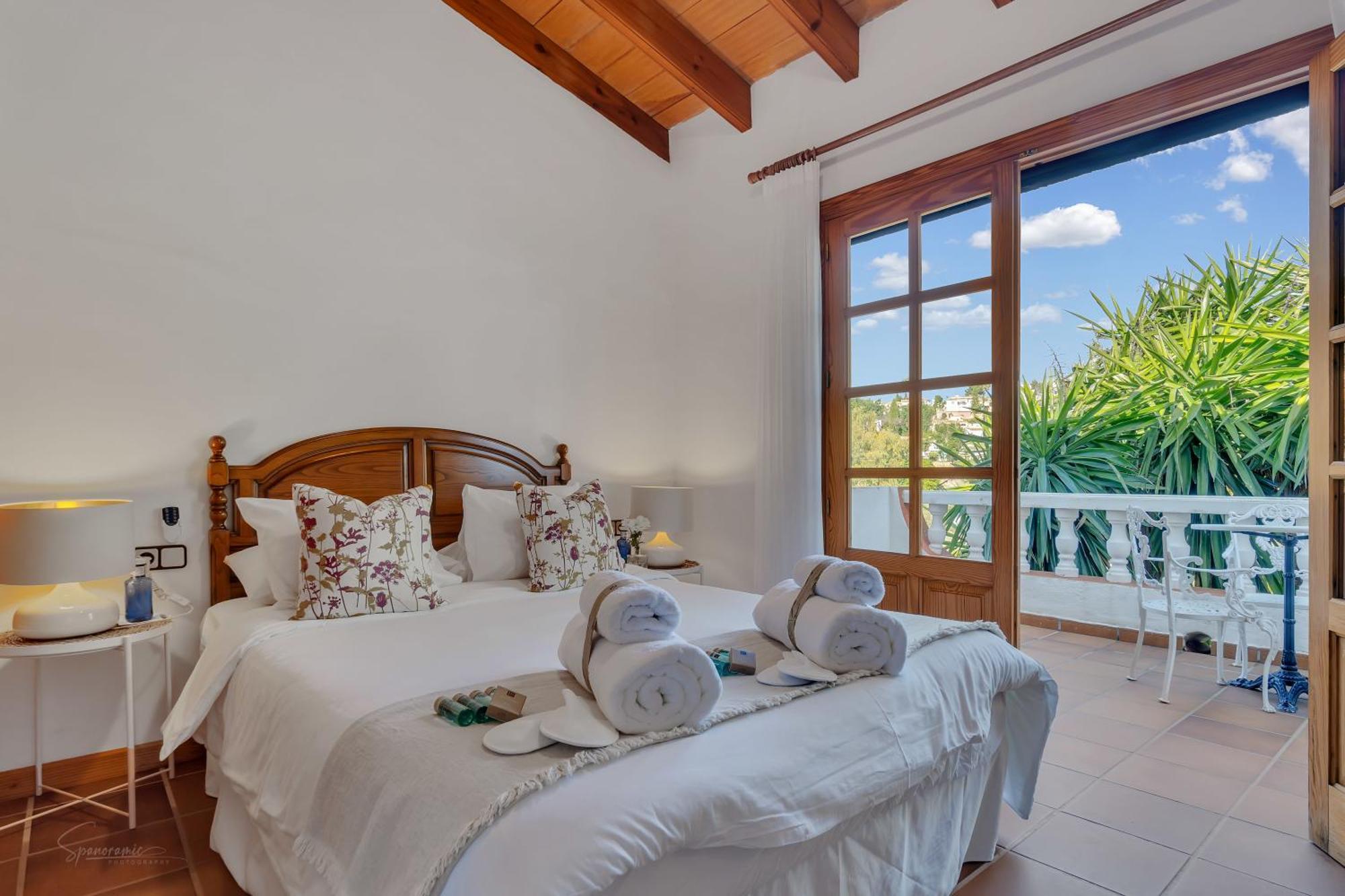 Villa Enri Villa Y Casita Con Piscina Y Jacuzzi 帕尔森特 外观 照片