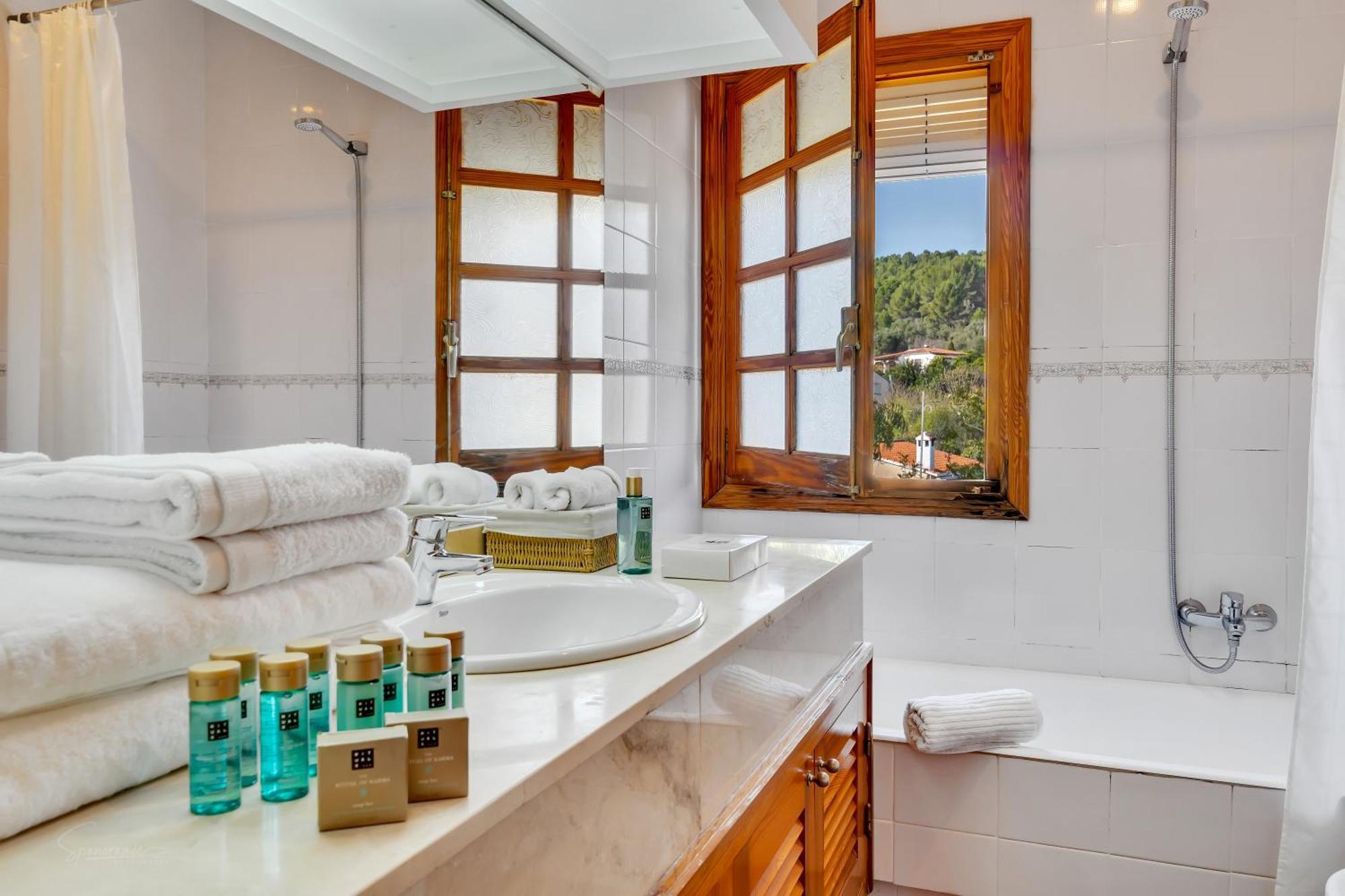 Villa Enri Villa Y Casita Con Piscina Y Jacuzzi 帕尔森特 外观 照片